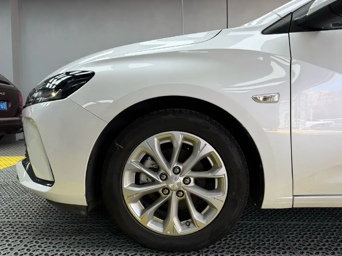 2024 Chevrolet Monza 1.5L 113HP L4 6DCT,autocango,china used car exporter,china ev exporter,chinese used car exporter,chinese used ev exporter