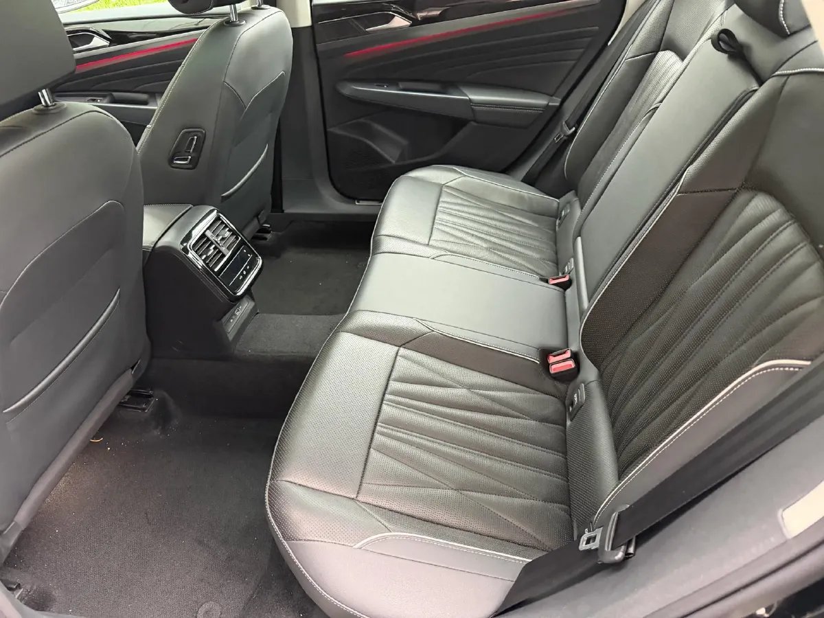 2023 Volkswagen Passat 2.0T 186HP L4 7DCT,autocango,china used car exporter,china ev exporter,chinese used car exporter,chinese used ev exporter