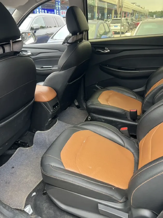 2019 WuLing HongGuang S3 1.5L 99HP L4 6MT,autocango,china used car exporter,china ev exporter,chinese used car exporter,chinese used ev exporter