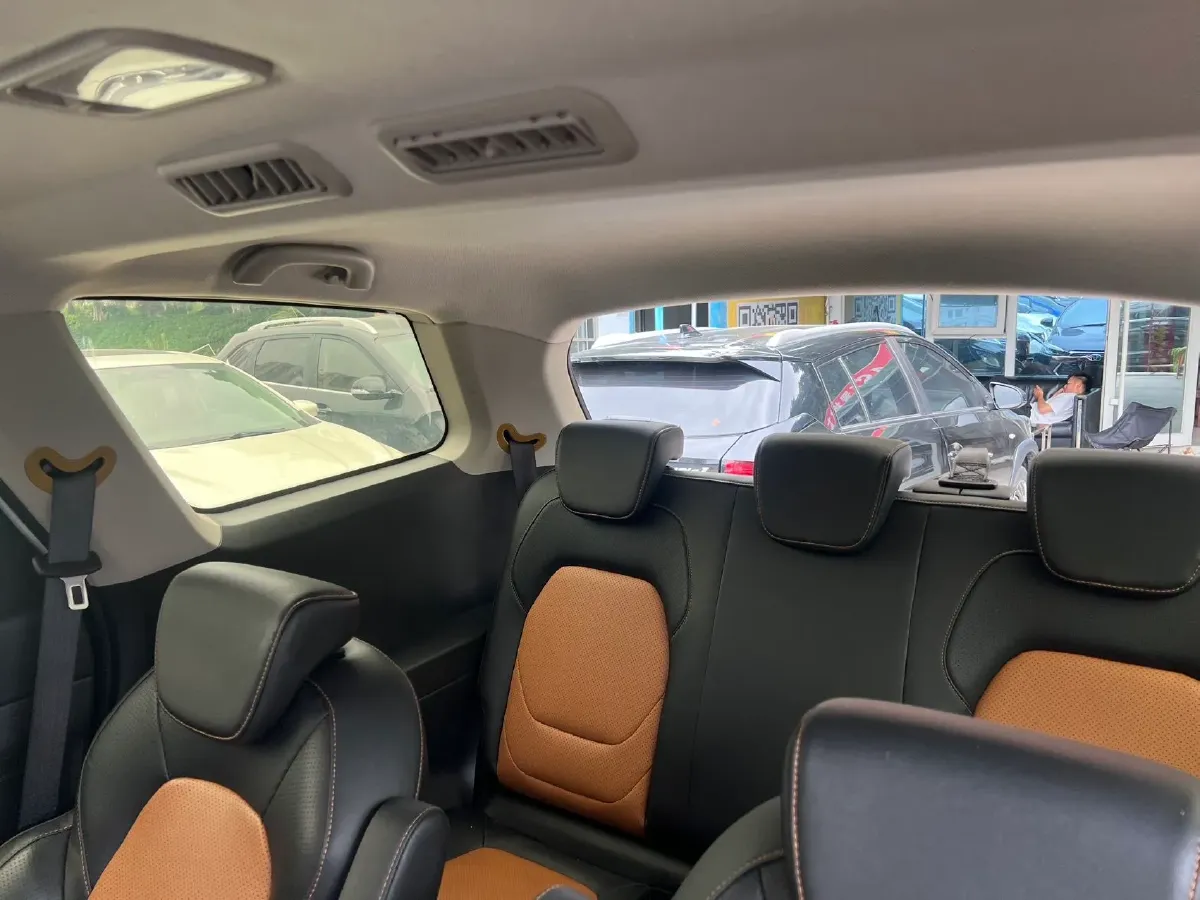 2019 WuLing HongGuang S3 1.5L 99HP L4 6MT,autocango,china used car exporter,china ev exporter,chinese used car exporter,chinese used ev exporter