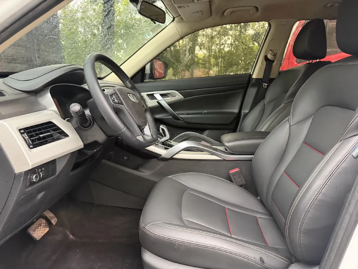 2020 Roewe i6 1.5T 169HP L4 7DCT,autocango,china used car exporter,china ev exporter,chinese used car exporter,chinese used ev exporter