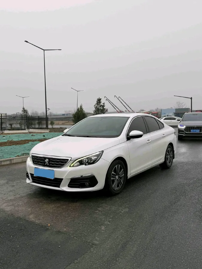 2016 Peugeot 308 1.6L 117HP L4 6AT,autocango,china used car exporter,china ev exporter,chinese used car exporter,chinese used ev exporter