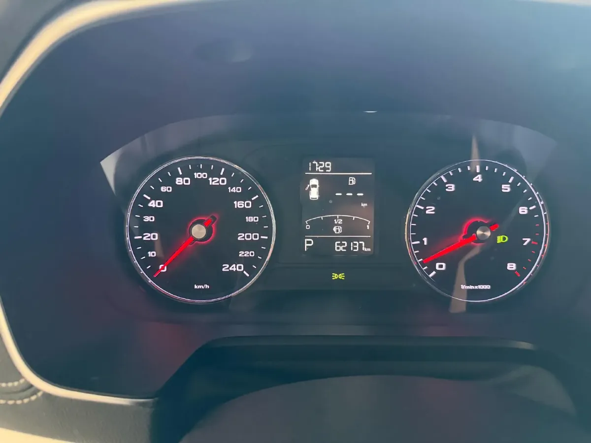 2020 Roewe i6 1.5T 169HP L4 7DCT,autocango,china used car exporter,china ev exporter,chinese used car exporter,chinese used ev exporter