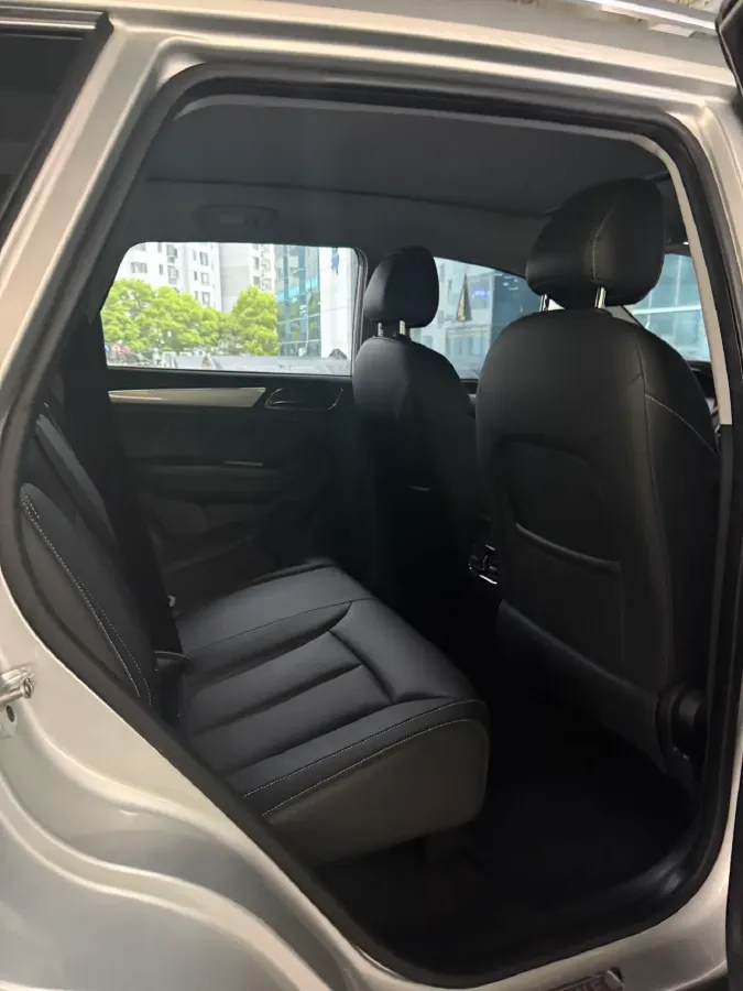 2020 Roewe i6 1.5T 169HP L4 7DCT,autocango,china used car exporter,china ev exporter,chinese used car exporter,chinese used ev exporter