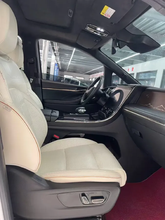 2023 GAC Trumpchi M8 2.0T 252HP L4 8AT,autocango,china used car exporter,china ev exporter,chinese used car exporter,chinese used ev exporter
