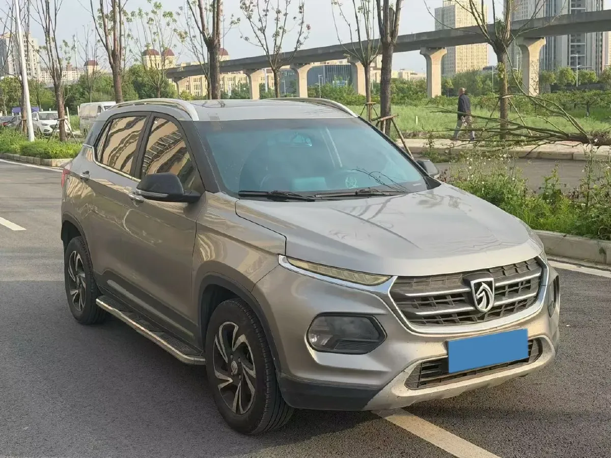 2017 BaoJun 310W 1.5L 105HP L4 6MT,autocango,china used car exporter,china ev exporter,chinese used car exporter,chinese used ev exporter