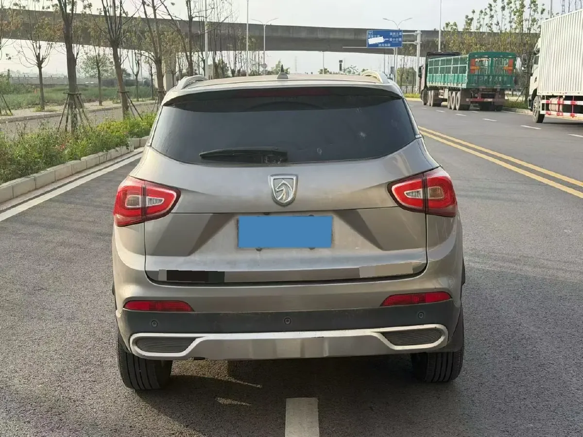 2017 BaoJun 310W 1.5L 105HP L4 6MT,autocango,china used car exporter,china ev exporter,chinese used car exporter,chinese used ev exporter
