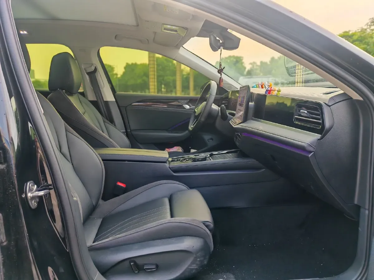 2026 Volkswagen Magotan 1.5T 160HP L4 7DCT,autocango,china used car exporter,china ev exporter,chinese used car exporter,chinese used ev exporter