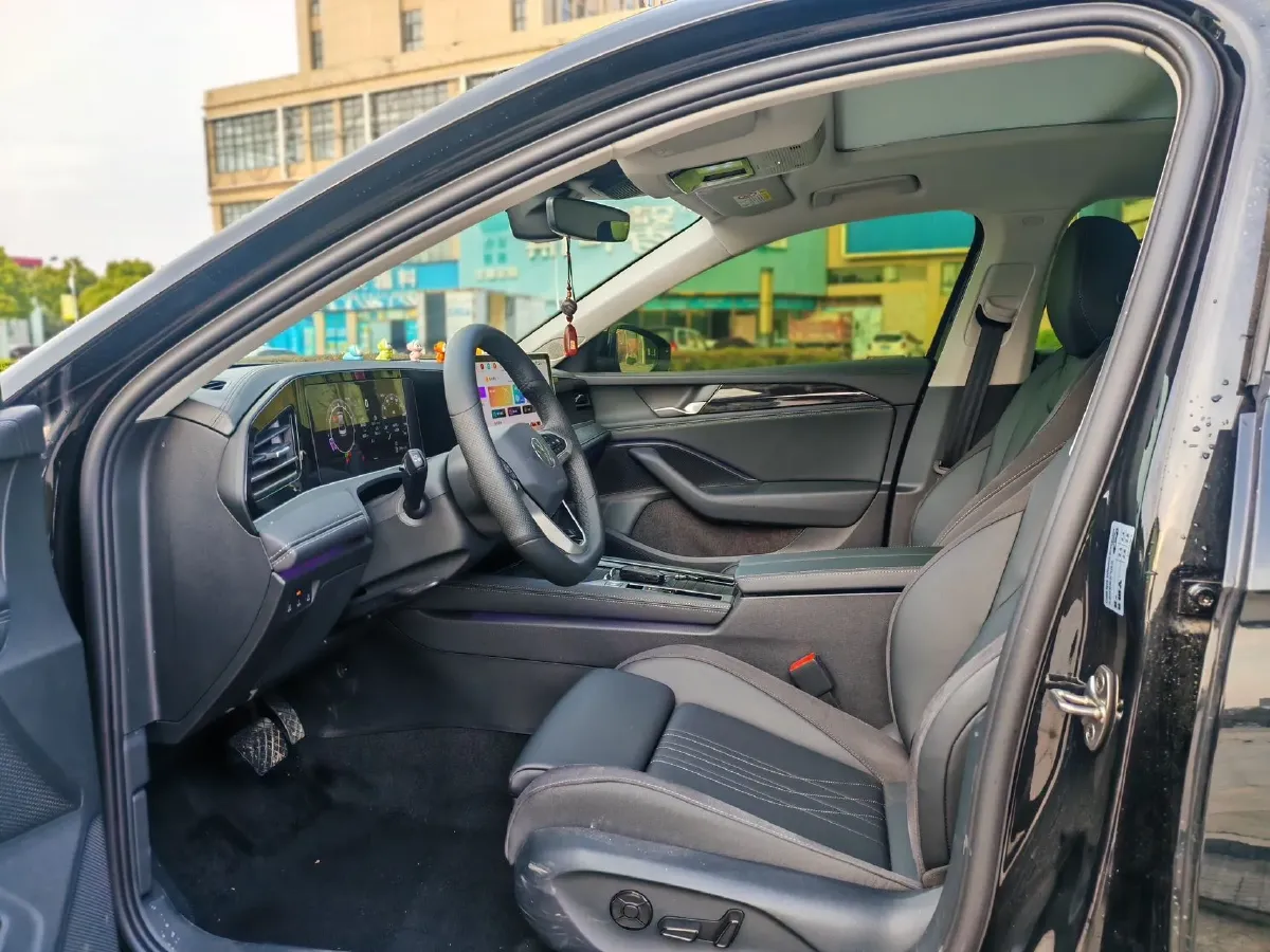 2026 Volkswagen Magotan 1.5T 160HP L4 7DCT,autocango,china used car exporter,china ev exporter,chinese used car exporter,chinese used ev exporter