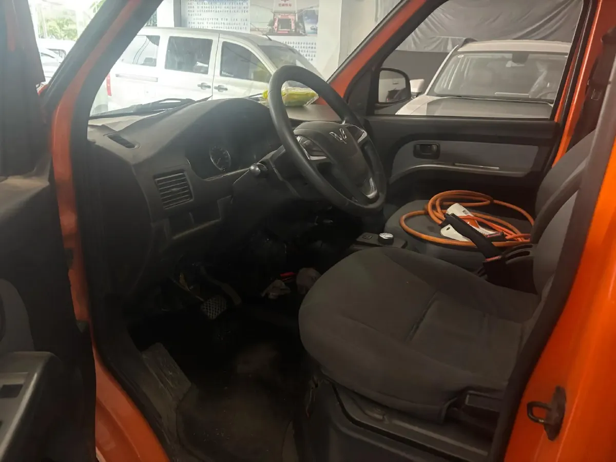 2022 WuLing RongGuang Mini Truck EV BEV 41.5KWH,autocango,china used car exporter,china ev exporter,chinese used car exporter,chinese used ev exporter