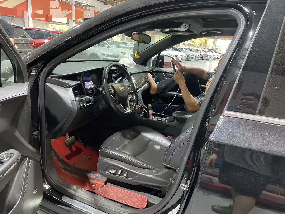 2022 Cadillac XT6 2.0T 237HP L4 9AT,autocango,china used car exporter,china ev exporter,chinese used car exporter,chinese used ev exporter