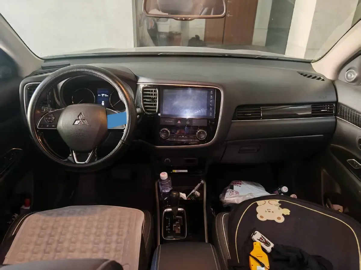 2020 Mitsubishi Outlander 2.4L 192HP L4 CVT,autocango,china used car exporter,china ev exporter,chinese used car exporter,chinese used ev exporter