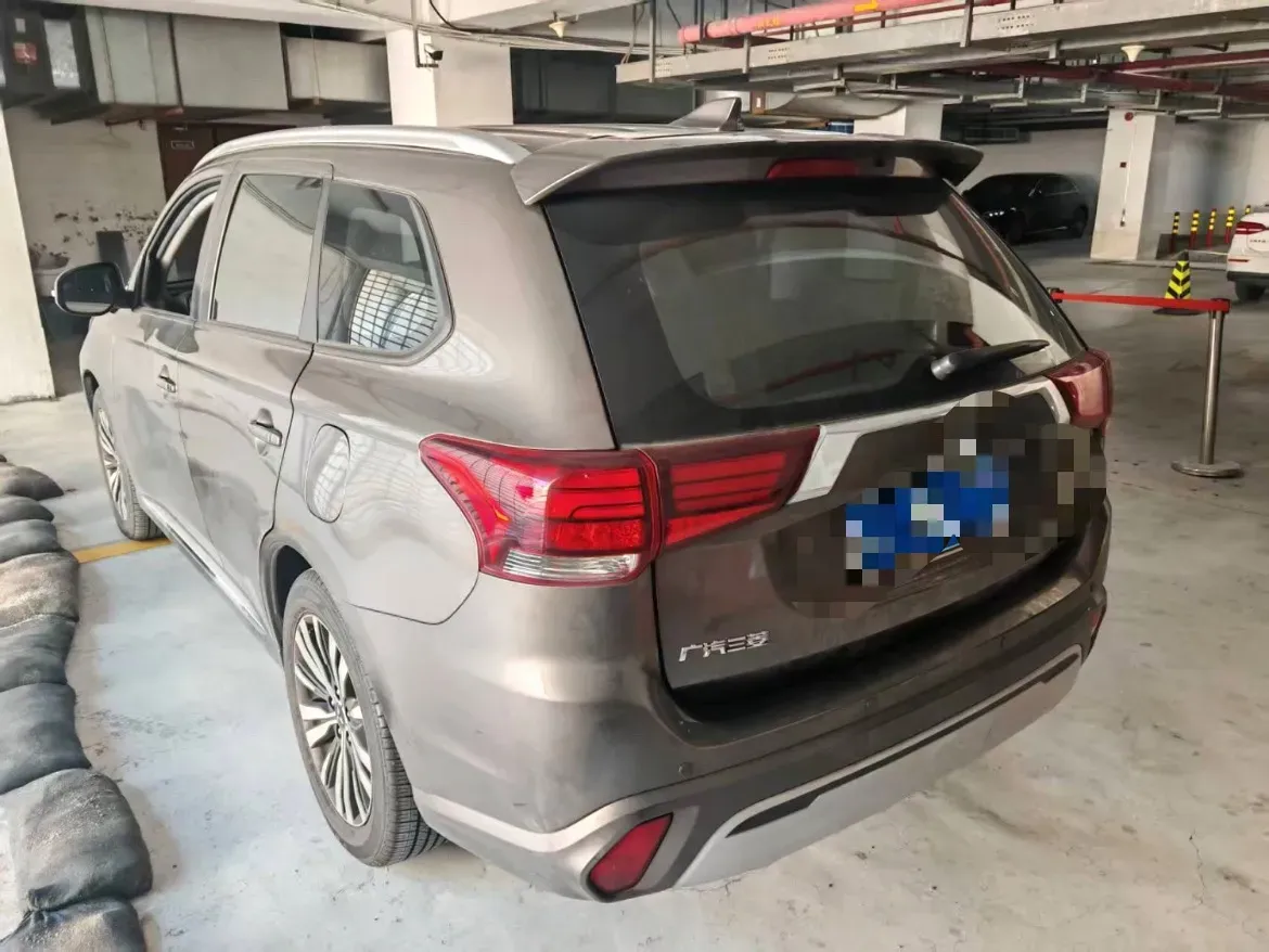 2020 Mitsubishi Outlander 2.4L 192HP L4 CVT,autocango,china used car exporter,china ev exporter,chinese used car exporter,chinese used ev exporter
