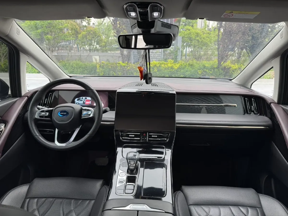 2024 GAC Trumpchi M8 2.0T 252HP L4 8AT,autocango,china used car exporter,china ev exporter,chinese used car exporter,chinese used ev exporter