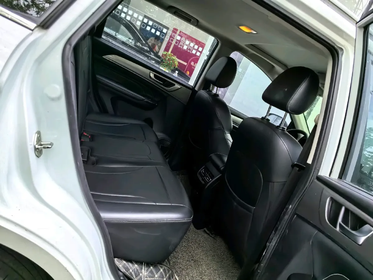 2021 Haval M6 1.5T 150HP L4 7DCT,autocango,china used car exporter,china ev exporter,chinese used car exporter,chinese used ev exporter