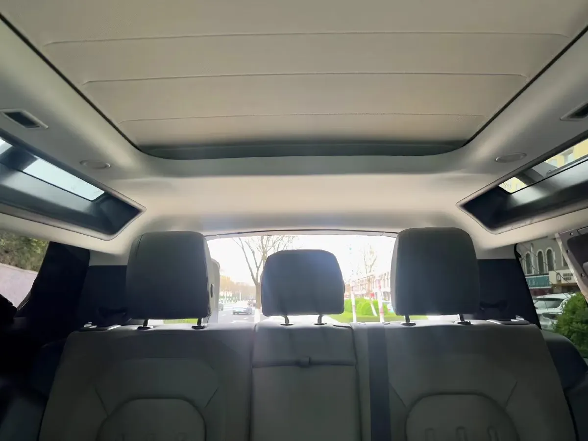 2021 Land Rover Defender 3.0T 400HP L6 8AT,autocango,china used car exporter,china ev exporter,chinese used car exporter,chinese used ev exporter