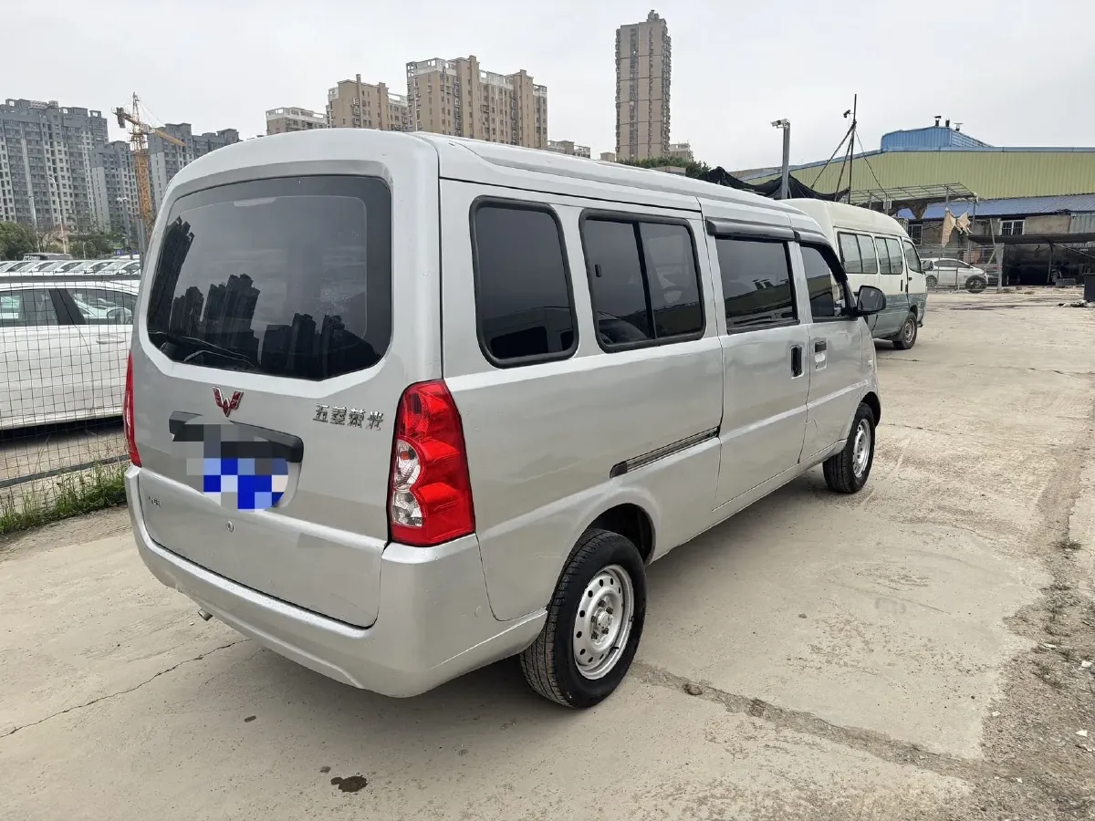 2021 WuLing RongGuang 1.5L 99HP L4 5MT,autocango,china used car exporter,china ev exporter,chinese used car exporter,chinese used ev exporter