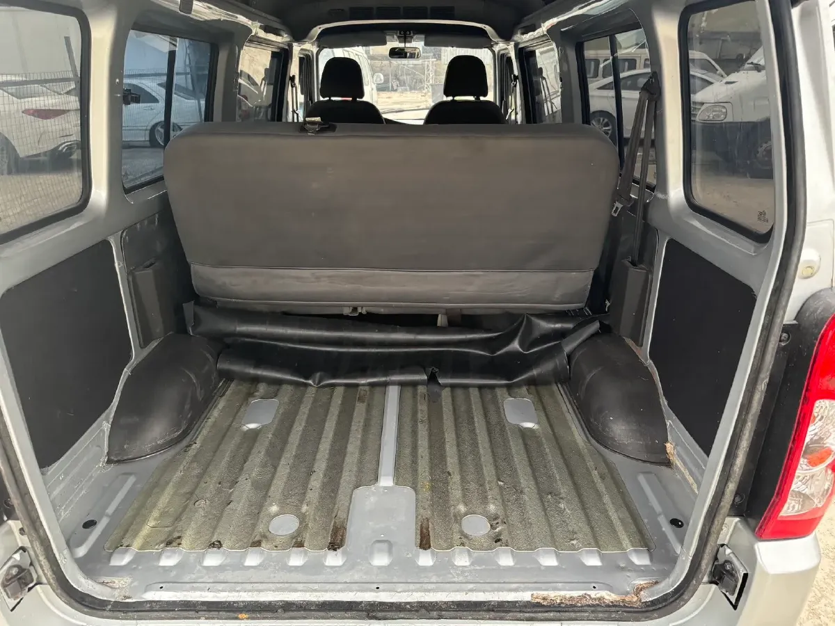 2021 WuLing RongGuang 1.5L 99HP L4 5MT,autocango,china used car exporter,china ev exporter,chinese used car exporter,chinese used ev exporter