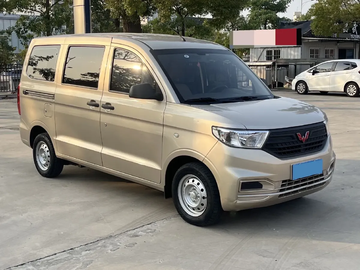 2019 WuLing RongGuang V 1.5L 99HP L4 6MT,autocango,china used car exporter,china ev exporter,chinese used car exporter,chinese used ev exporter