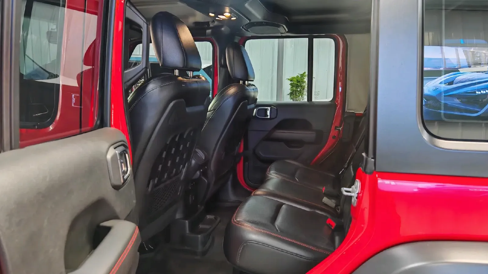2021 Jeep Wrangler 2.0T 266HP L4 8AT,autocango,china used car exporter,china ev exporter,chinese used car exporter,chinese used ev exporter