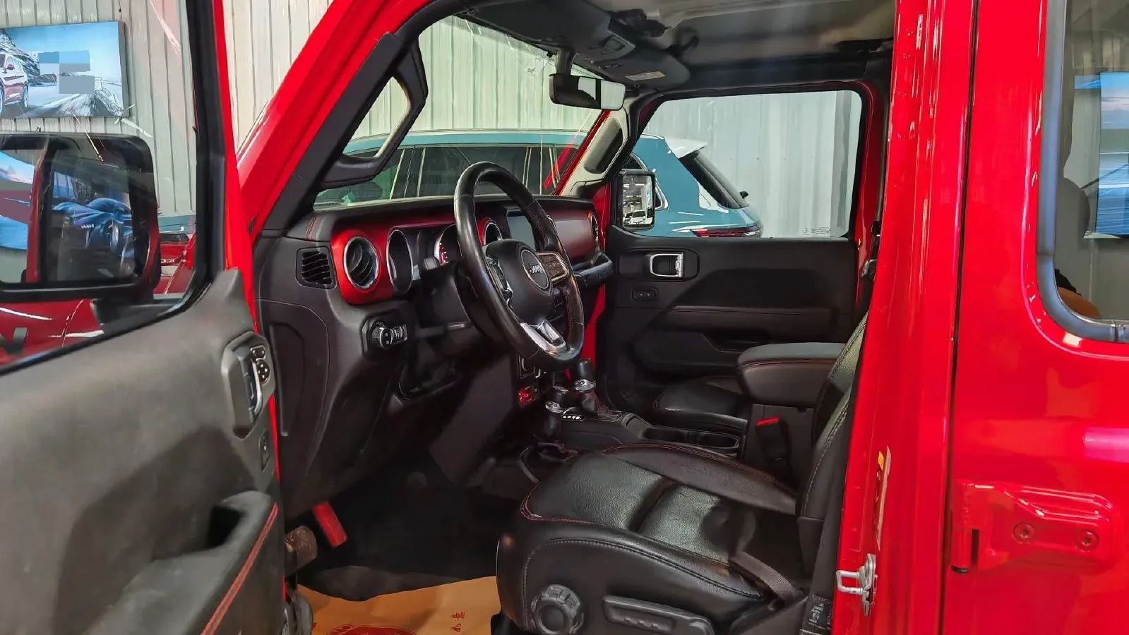 2021 Jeep Wrangler 2.0T 266HP L4 8AT,autocango,china used car exporter,china ev exporter,chinese used car exporter,chinese used ev exporter