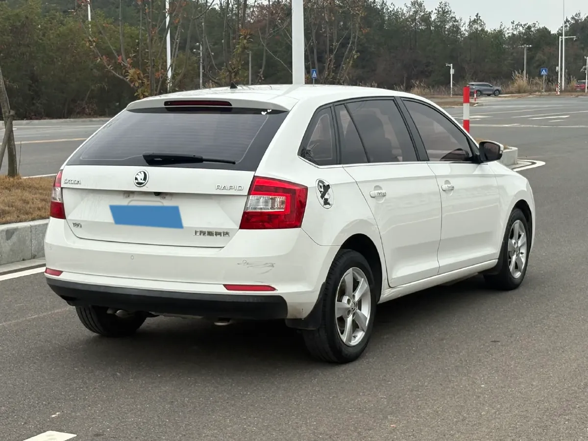 2018 Skoda Rapid Spaceback 1.6L 110HP L4 6AT,autocango,china used car exporter,china ev exporter,chinese used car exporter,chinese used ev exporter