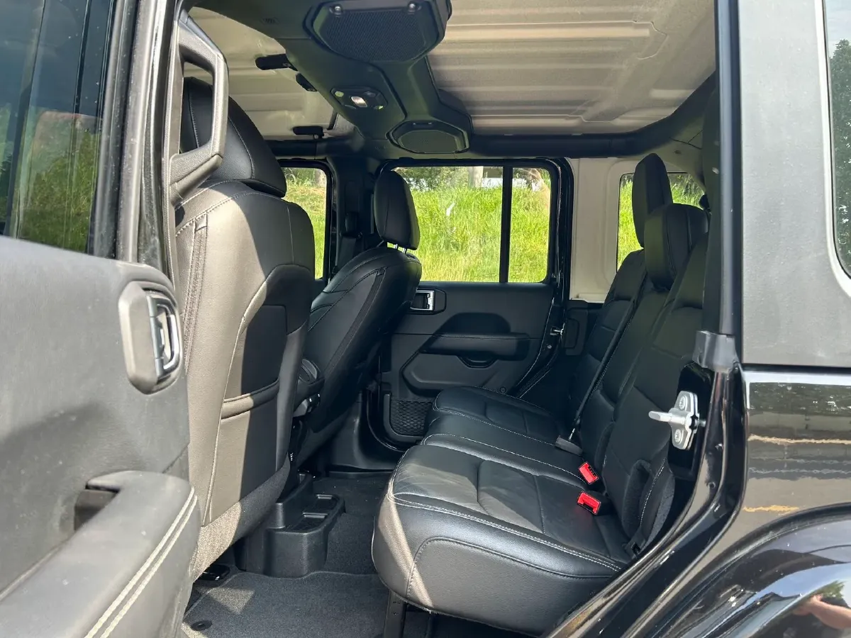 2018 Jeep Wrangler 2.0T 266HP L4 8AT,autocango,china used car exporter,china ev exporter,chinese used car exporter,chinese used ev exporter