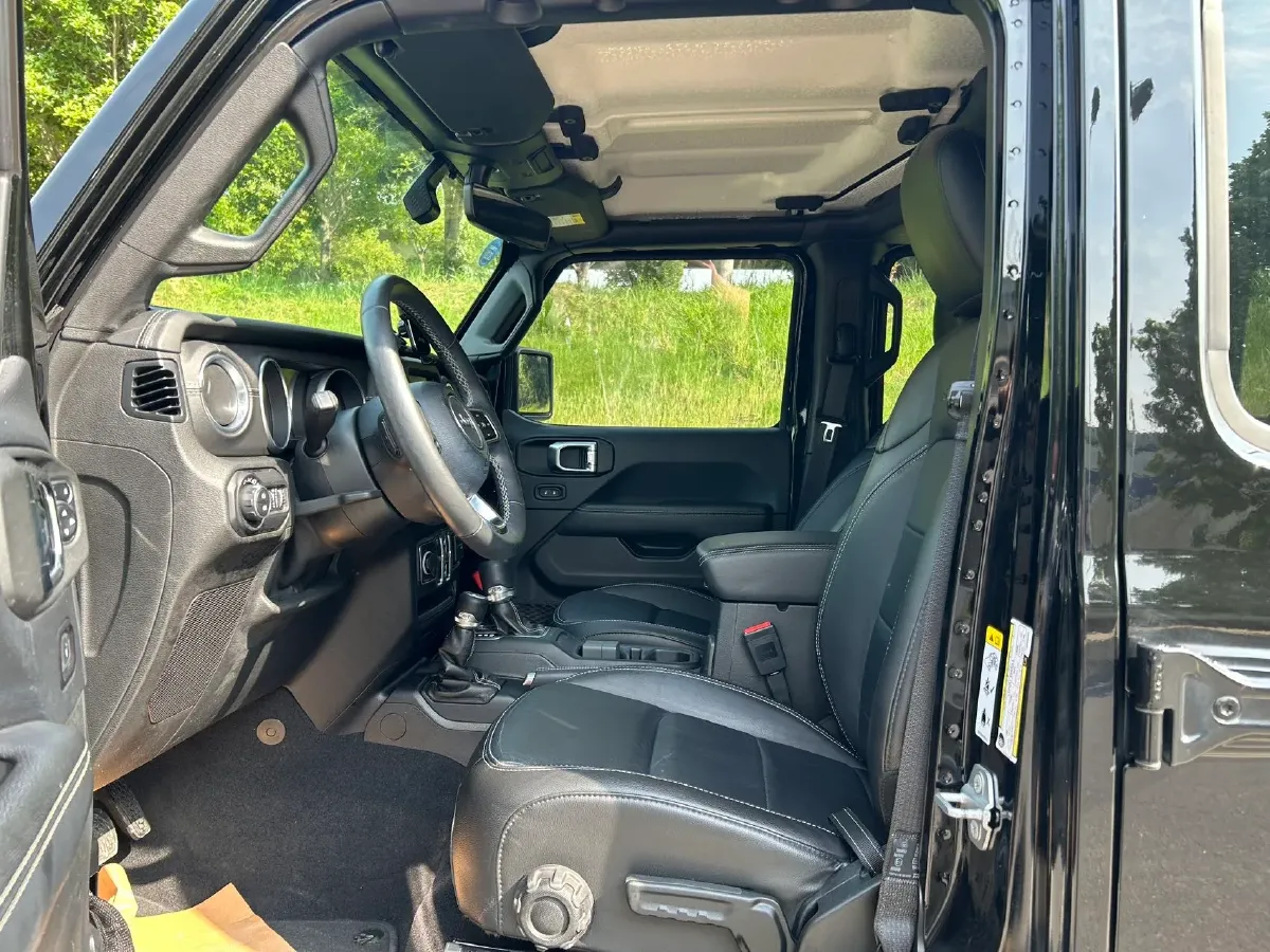 2018 Jeep Wrangler 2.0T 266HP L4 8AT,autocango,china used car exporter,china ev exporter,chinese used car exporter,chinese used ev exporter