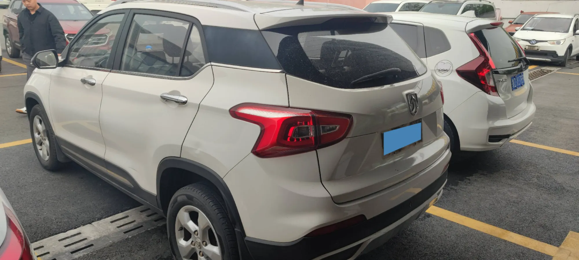 2017 BaoJun 310W 1.5L 105HP L4 6MT,autocango,china used car exporter,china ev exporter,chinese used car exporter,chinese used ev exporter