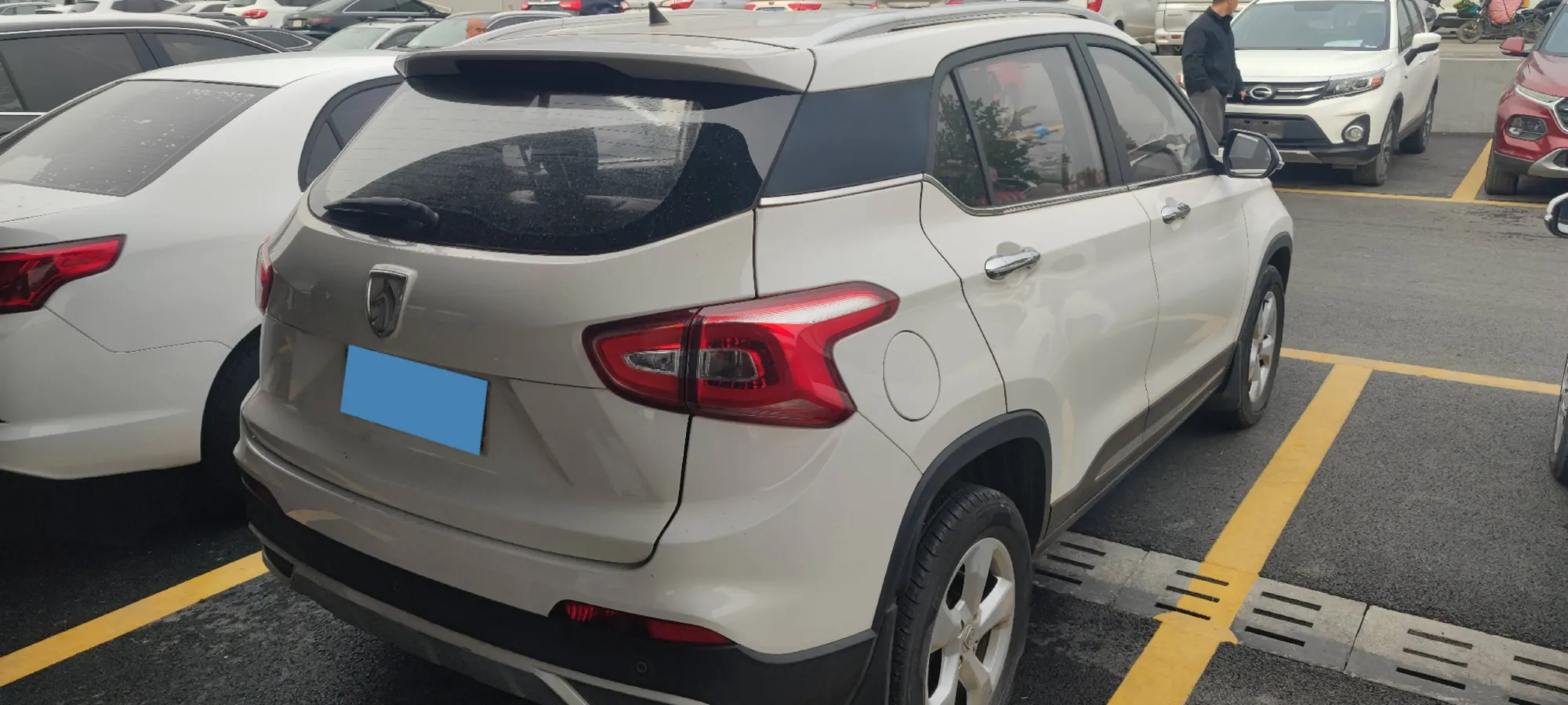 2017 BaoJun 310W 1.5L 105HP L4 6MT,autocango,china used car exporter,china ev exporter,chinese used car exporter,chinese used ev exporter