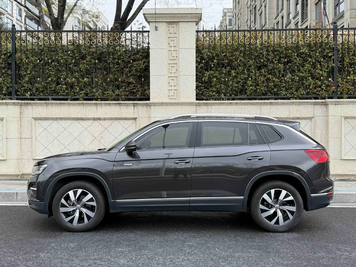 2019 MINI CLUBMAN 1.5T 102HP L3 6AT,autocango,china used car exporter,china ev exporter,chinese used car exporter,chinese used ev exporter