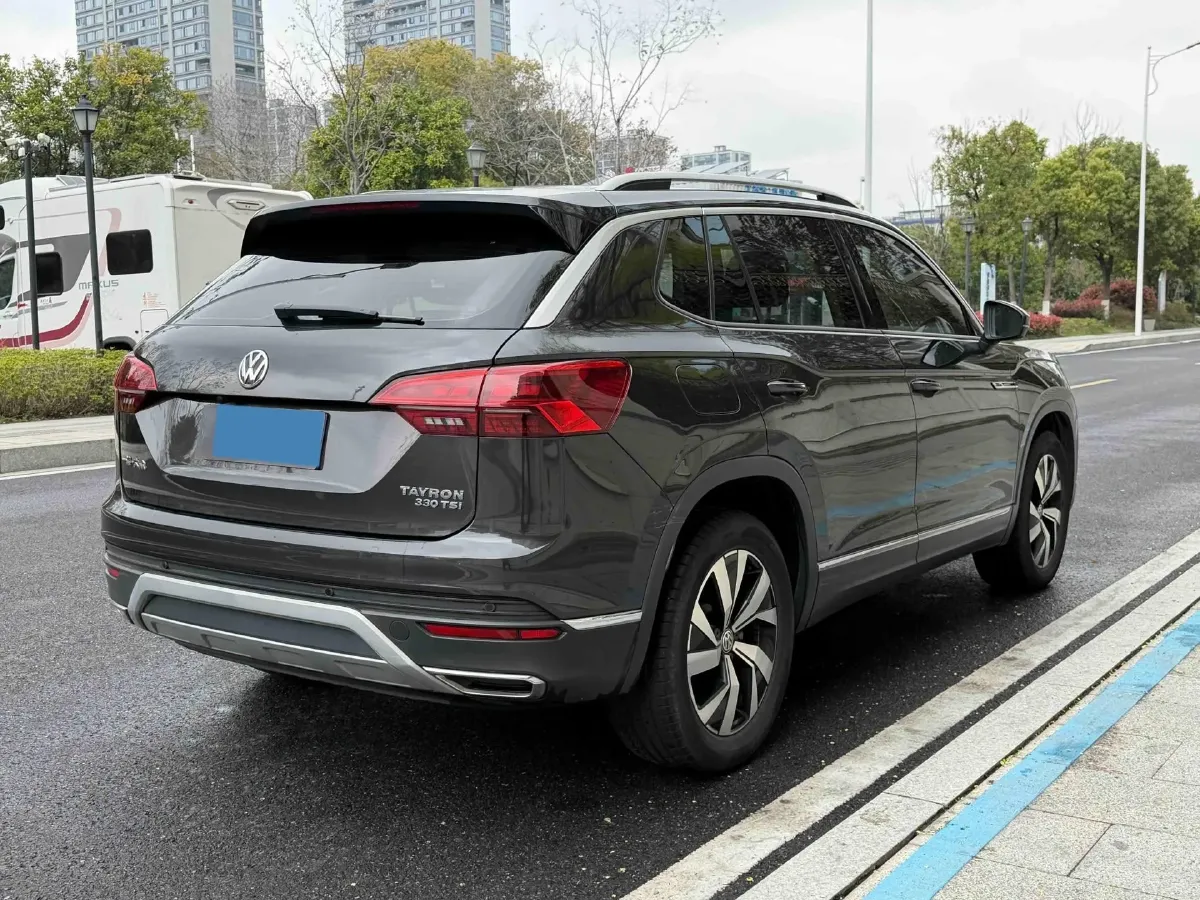 2019 MINI CLUBMAN 1.5T 102HP L3 6AT,autocango,china used car exporter,china ev exporter,chinese used car exporter,chinese used ev exporter