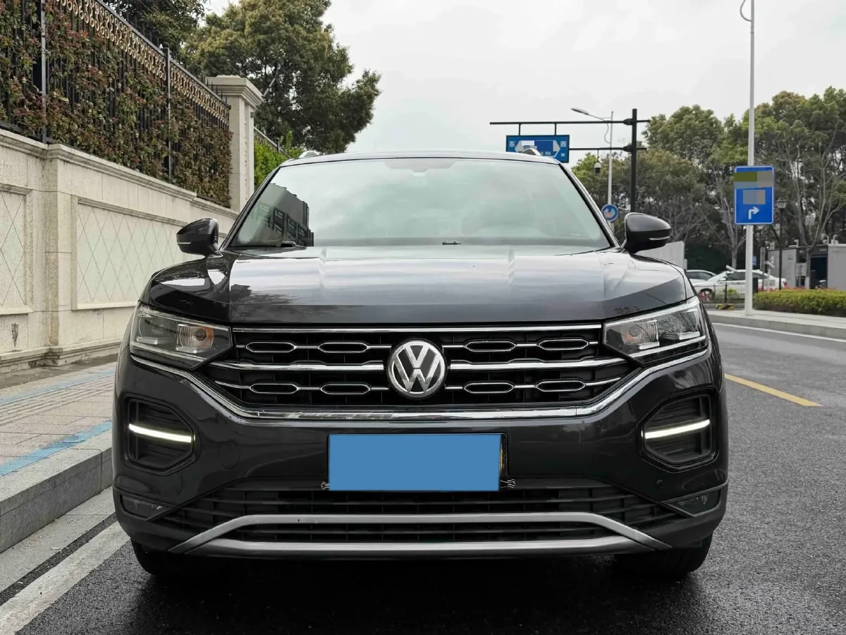 2019 MINI CLUBMAN 1.5T 102HP L3 6AT,autocango,china used car exporter,china ev exporter,chinese used car exporter,chinese used ev exporter