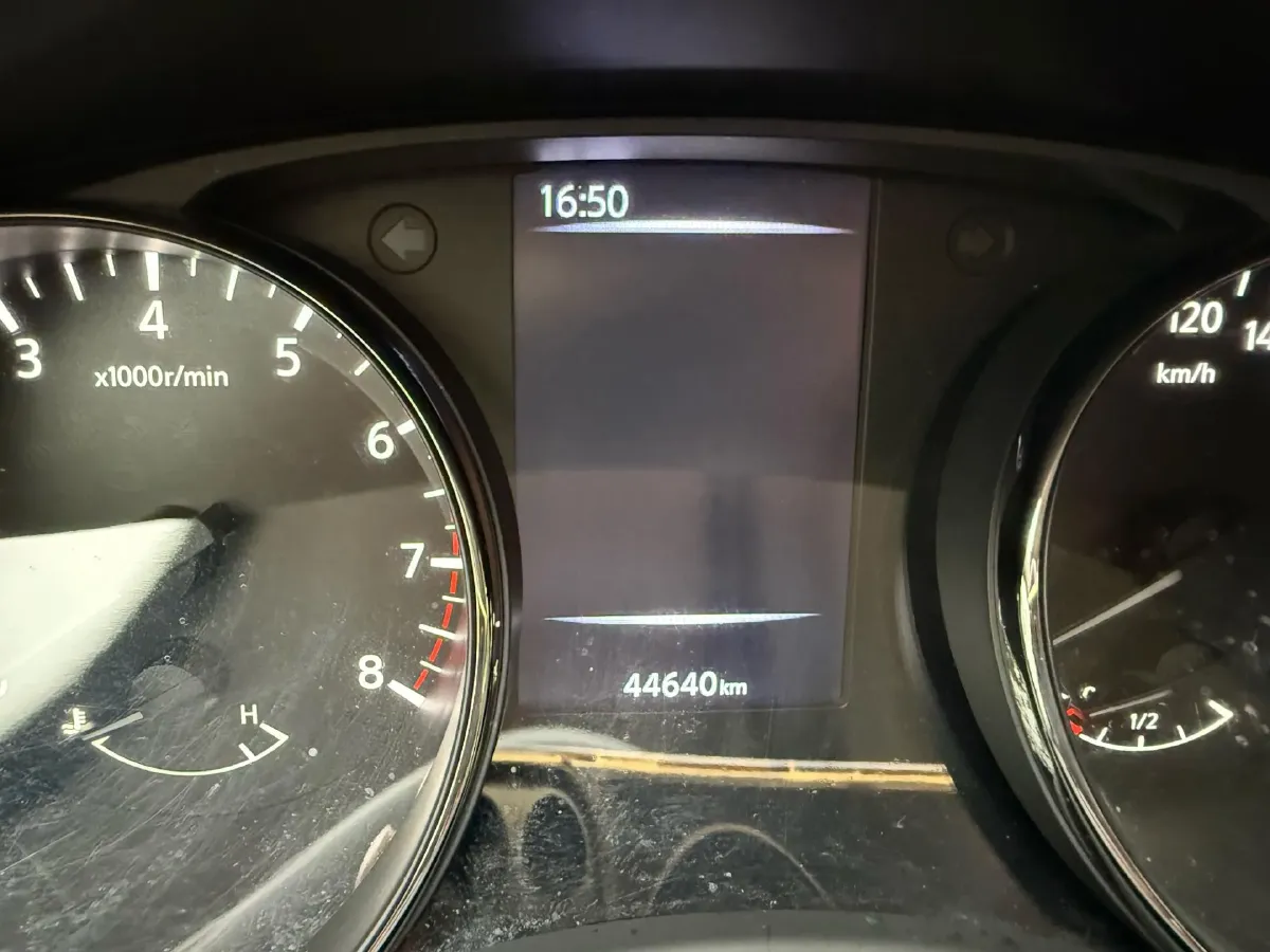 2021 Nissan X-Trail 2.0L 151HP L4 CVT,autocango,china used car exporter,china ev exporter,chinese used car exporter,chinese used ev exporter