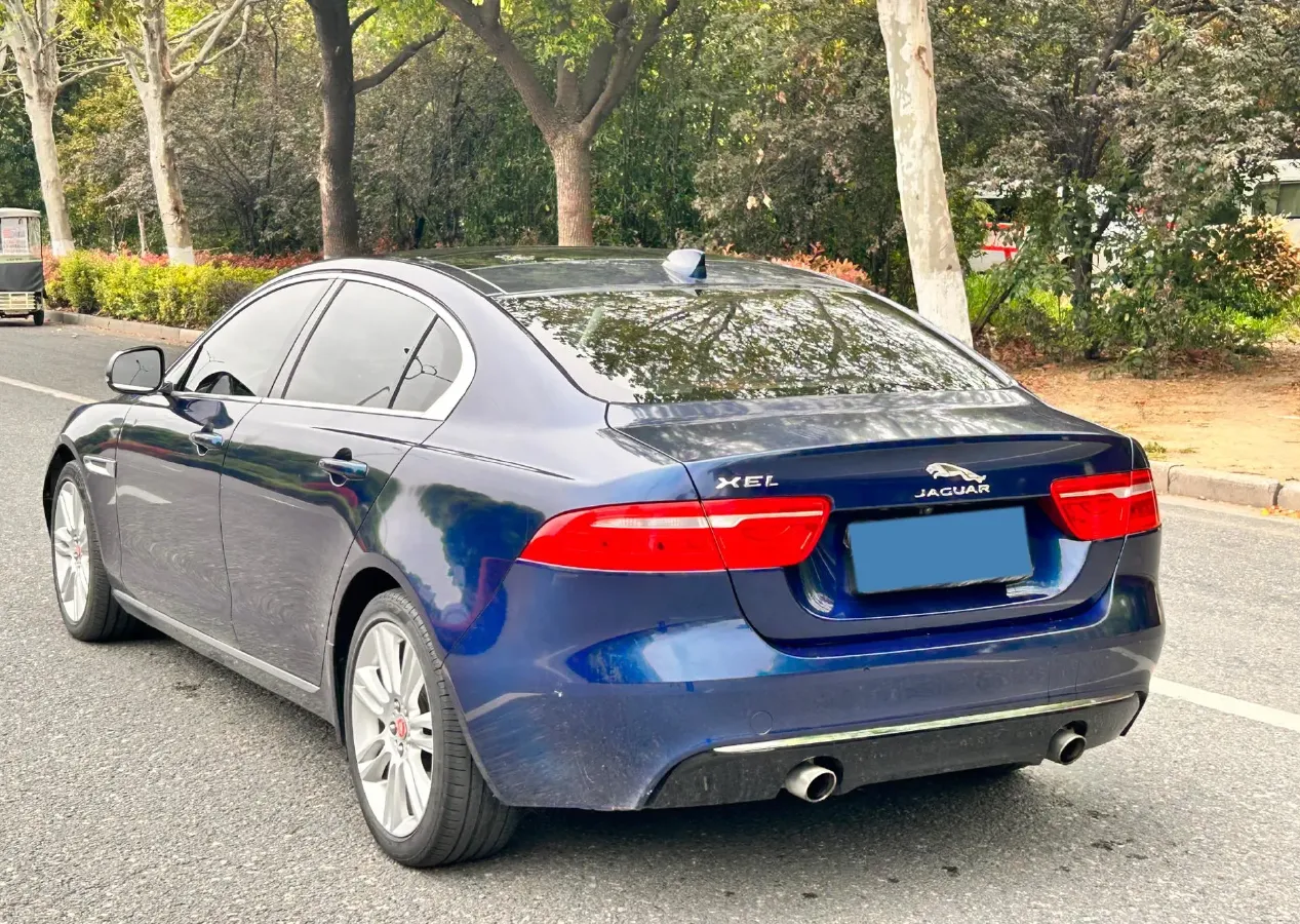 2018 Toyota Crown 2.0T 235HP L4 8AT,autocango,china used car exporter,china ev exporter,chinese used car exporter,chinese used ev exporter