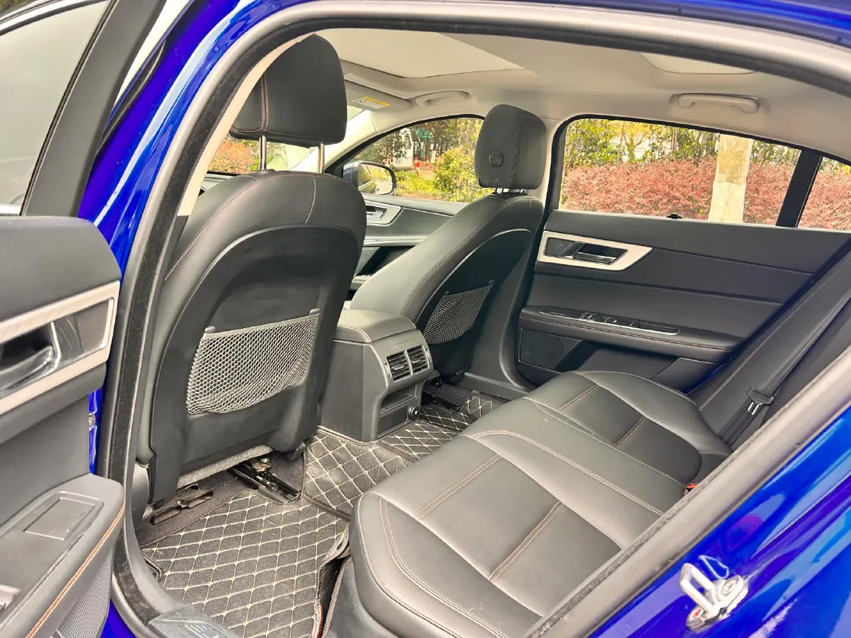 2018 Toyota Crown 2.0T 235HP L4 8AT,autocango,china used car exporter,china ev exporter,chinese used car exporter,chinese used ev exporter