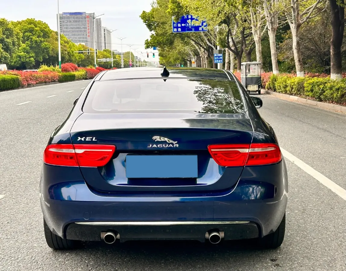 2018 Toyota Crown 2.0T 235HP L4 8AT,autocango,china used car exporter,china ev exporter,chinese used car exporter,chinese used ev exporter