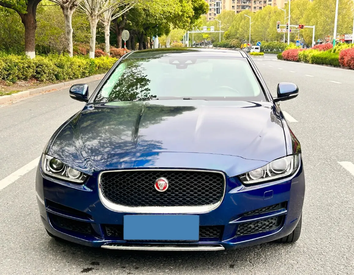 2018 Toyota Crown 2.0T 235HP L4 8AT,autocango,china used car exporter,china ev exporter,chinese used car exporter,chinese used ev exporter