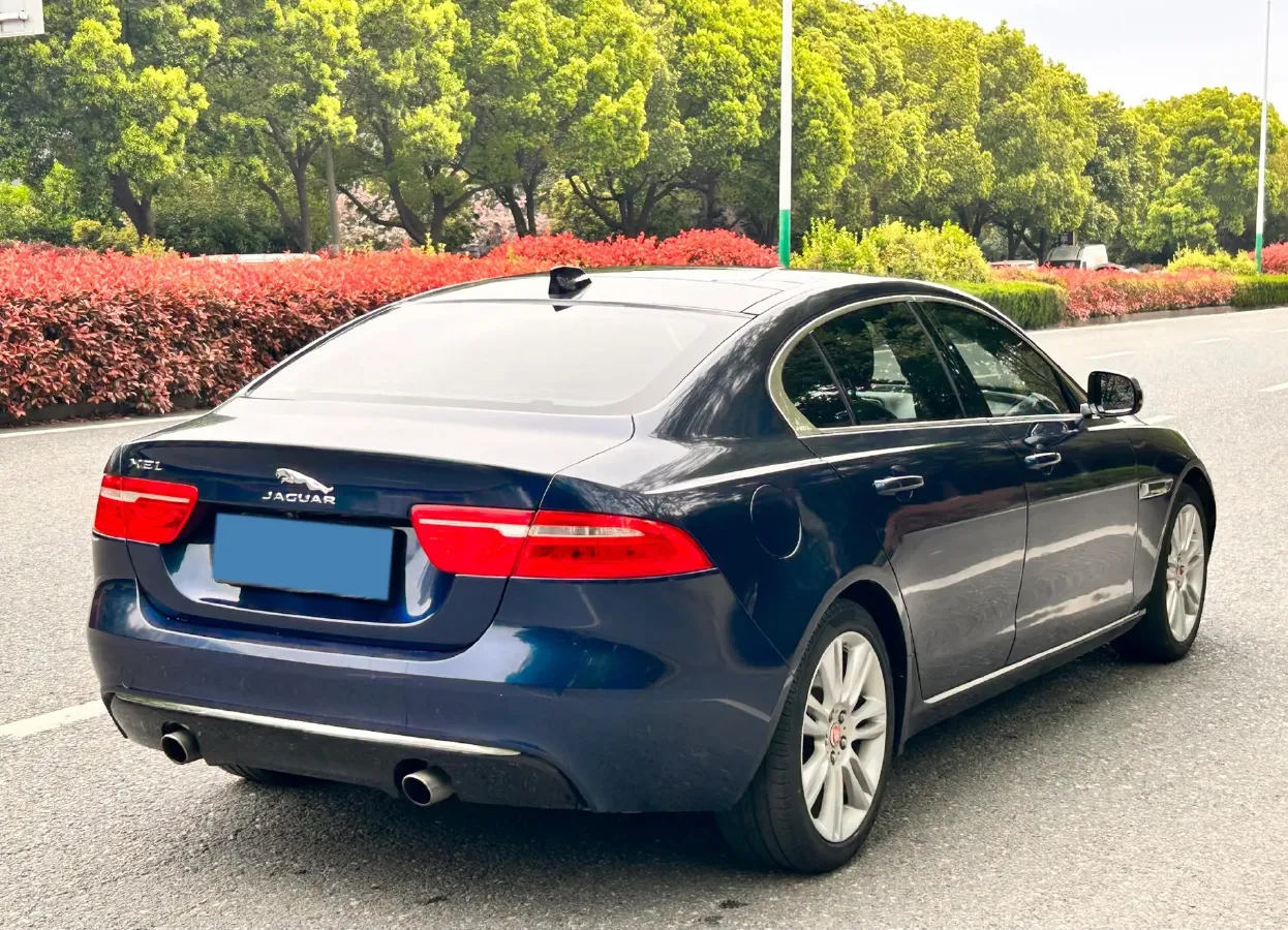 2018 Toyota Crown 2.0T 235HP L4 8AT,autocango,china used car exporter,china ev exporter,chinese used car exporter,chinese used ev exporter