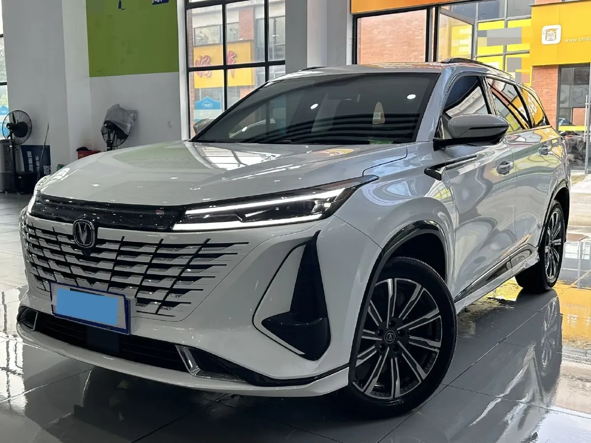 2023 ChangAn CS75 Plus 1.5T 188HP L4 8AT,autocango,china used car exporter,china ev exporter,chinese used car exporter,chinese used ev exporter
