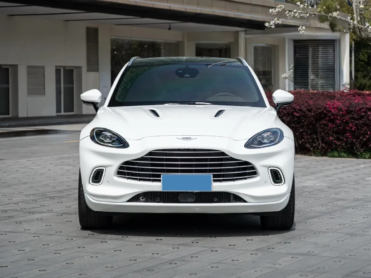 2024 Aston Martin DBX 4.0T 550HP V8 9AT,autocango,china used car exporter,china ev exporter,chinese used car exporter,chinese used ev exporter