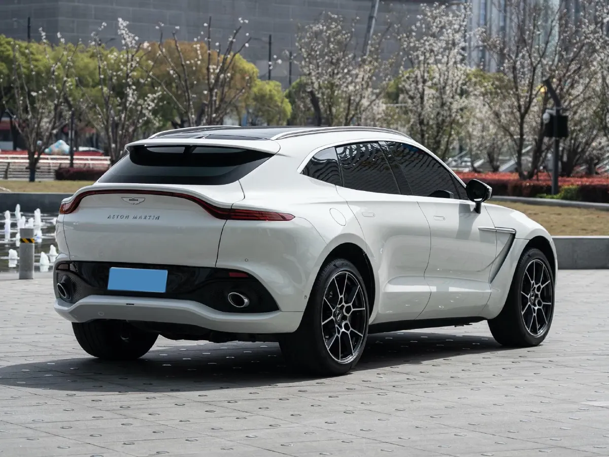 2024 Aston Martin DBX 4.0T 550HP V8 9AT,autocango,china used car exporter,china ev exporter,chinese used car exporter,chinese used ev exporter