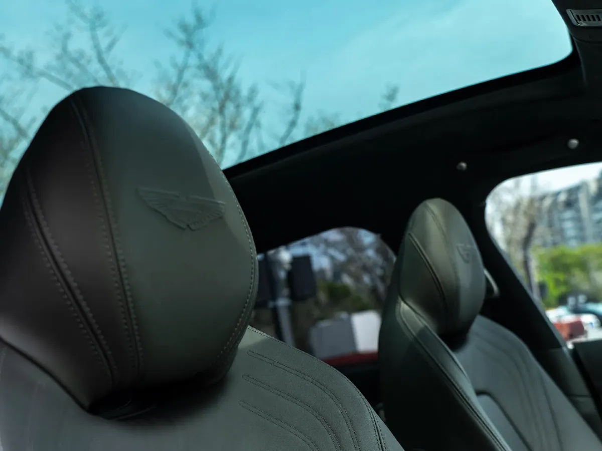 2024 Aston Martin DBX 4.0T 550HP V8 9AT,autocango,china used car exporter,china ev exporter,chinese used car exporter,chinese used ev exporter