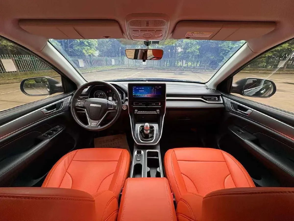 2023 Haval M6 1.5T 150HP L4 6MT,autocango,china used car exporter,china ev exporter,chinese used car exporter,chinese used ev exporter
