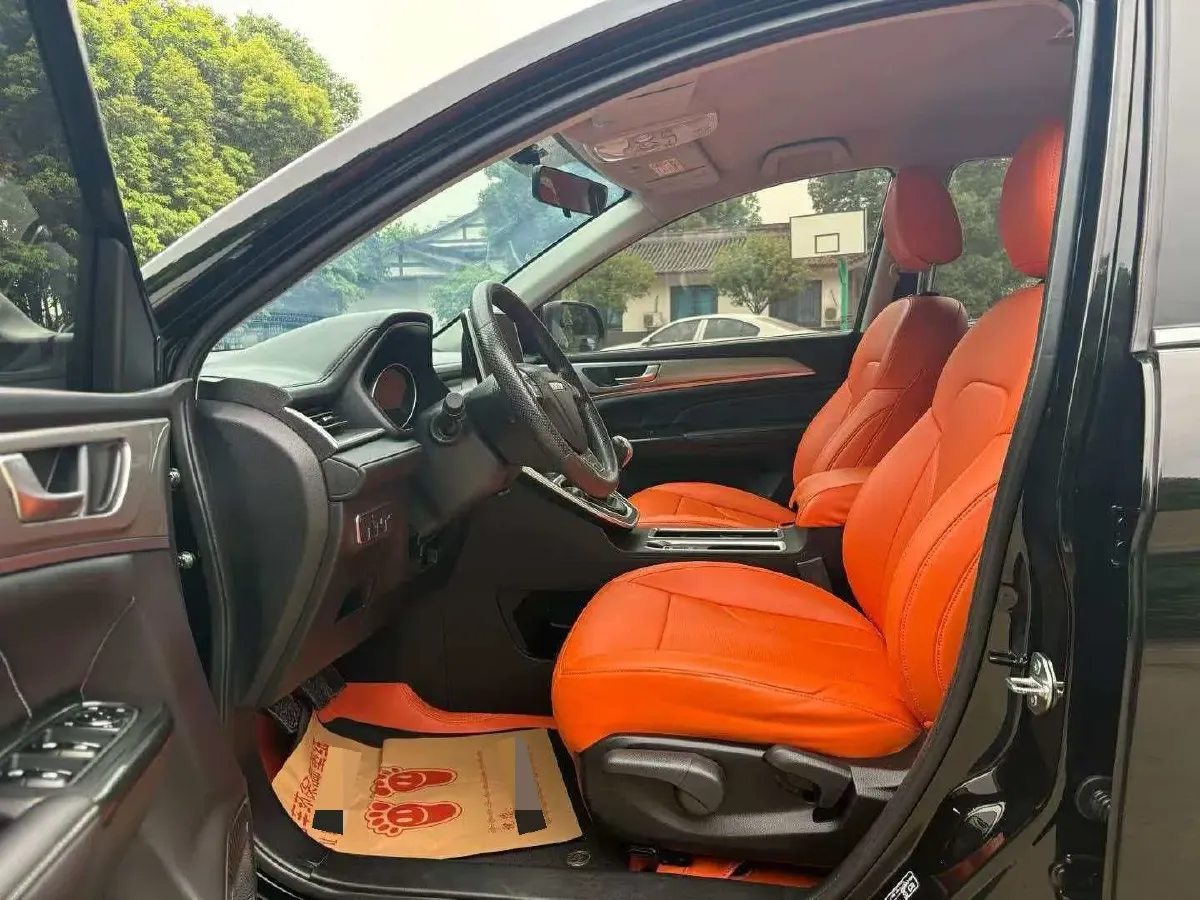 2023 Haval M6 1.5T 150HP L4 6MT,autocango,china used car exporter,china ev exporter,chinese used car exporter,chinese used ev exporter