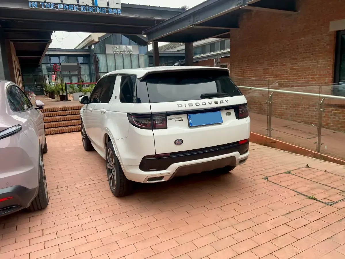 2021 Land Rover Discovery Sport 2.0T 249HP L4 9AT,autocango,china used car exporter,china ev exporter,chinese used car exporter,chinese used ev exporter