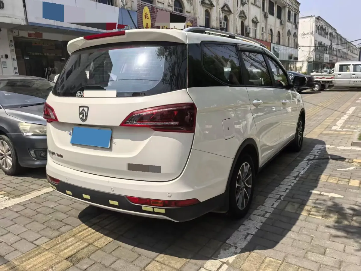 2021 BaoJun 730 1.5T 147HP L4 6MT,autocango,china used car exporter,china ev exporter,chinese used car exporter,chinese used ev exporter