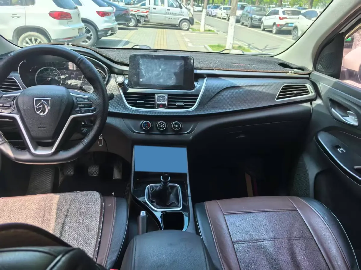 2021 BaoJun 730 1.5T 147HP L4 6MT,autocango,china used car exporter,china ev exporter,chinese used car exporter,chinese used ev exporter