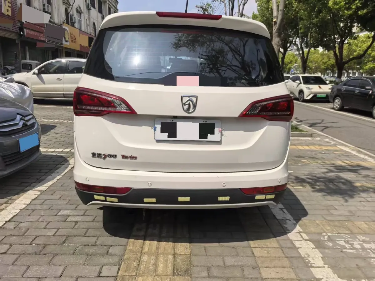 2021 BaoJun 730 1.5T 147HP L4 6MT,autocango,china used car exporter,china ev exporter,chinese used car exporter,chinese used ev exporter