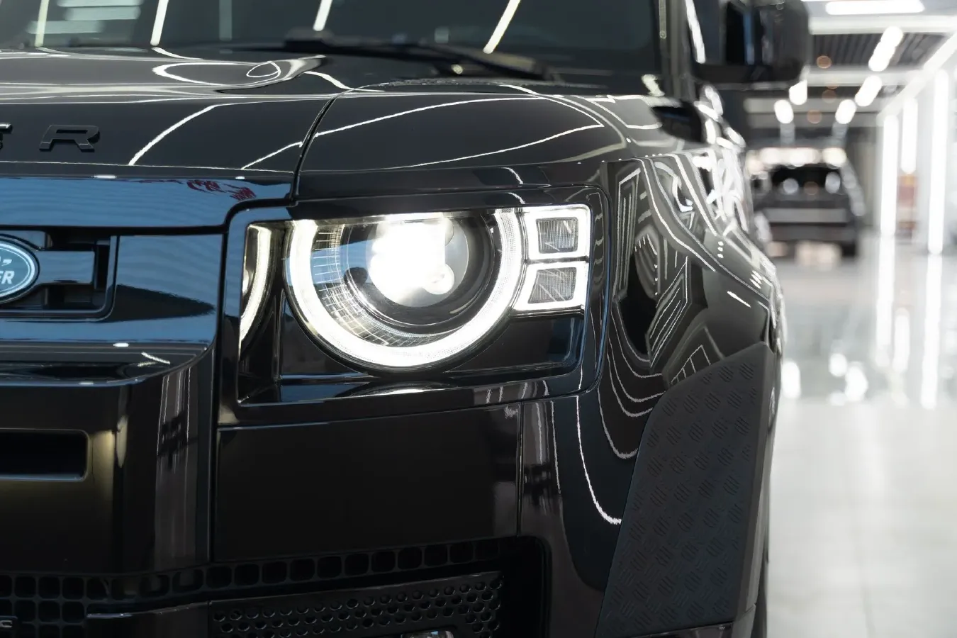 2022 Land Rover Defender 3.0T 400HP L6 8AT,autocango,china used car exporter,china ev exporter,chinese used car exporter,chinese used ev exporter